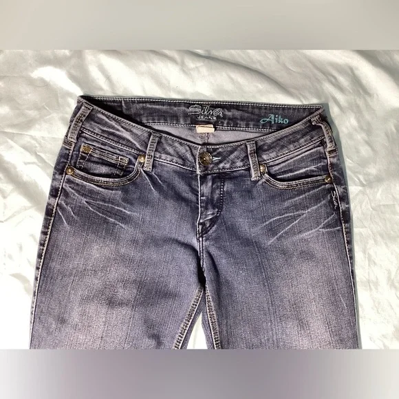 Silver Jeans Aiko Bootcut Medium Wash Size 27X31 (US 4) - Picture 2 of 15